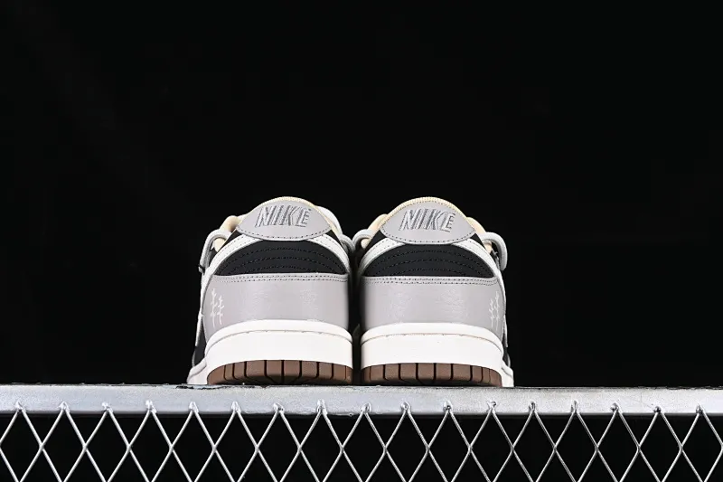 All Categories Nk SB Dunk Series Nk SB Dunk Low Low-top Sneakers Nk SB Dunk Low Bubble Jellyfish Dormant Volcano SB Strap Low-top Casual Sneakers DR9704-200